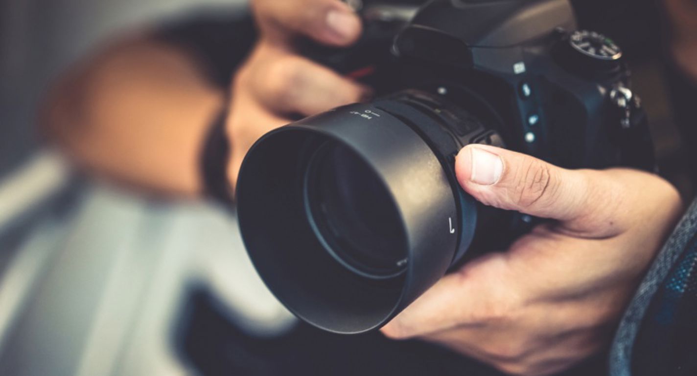 Corona rammer også fotografer