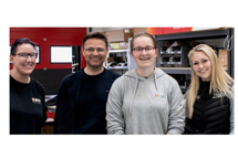 Her er skilteteknikerne kvinder: Vi ansætter dem, der vil dygtiggøre sig