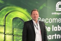 Lasertryks første deltagelse på Global Print Expo har på to dage givet 18 kunder