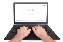 Google ruller AI‑svar direkte ud i søgeresultaterne