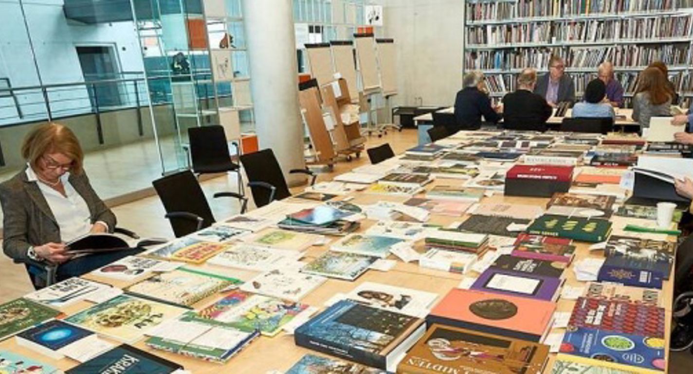 Du kan nu indsende årets bedste bogarbejde 