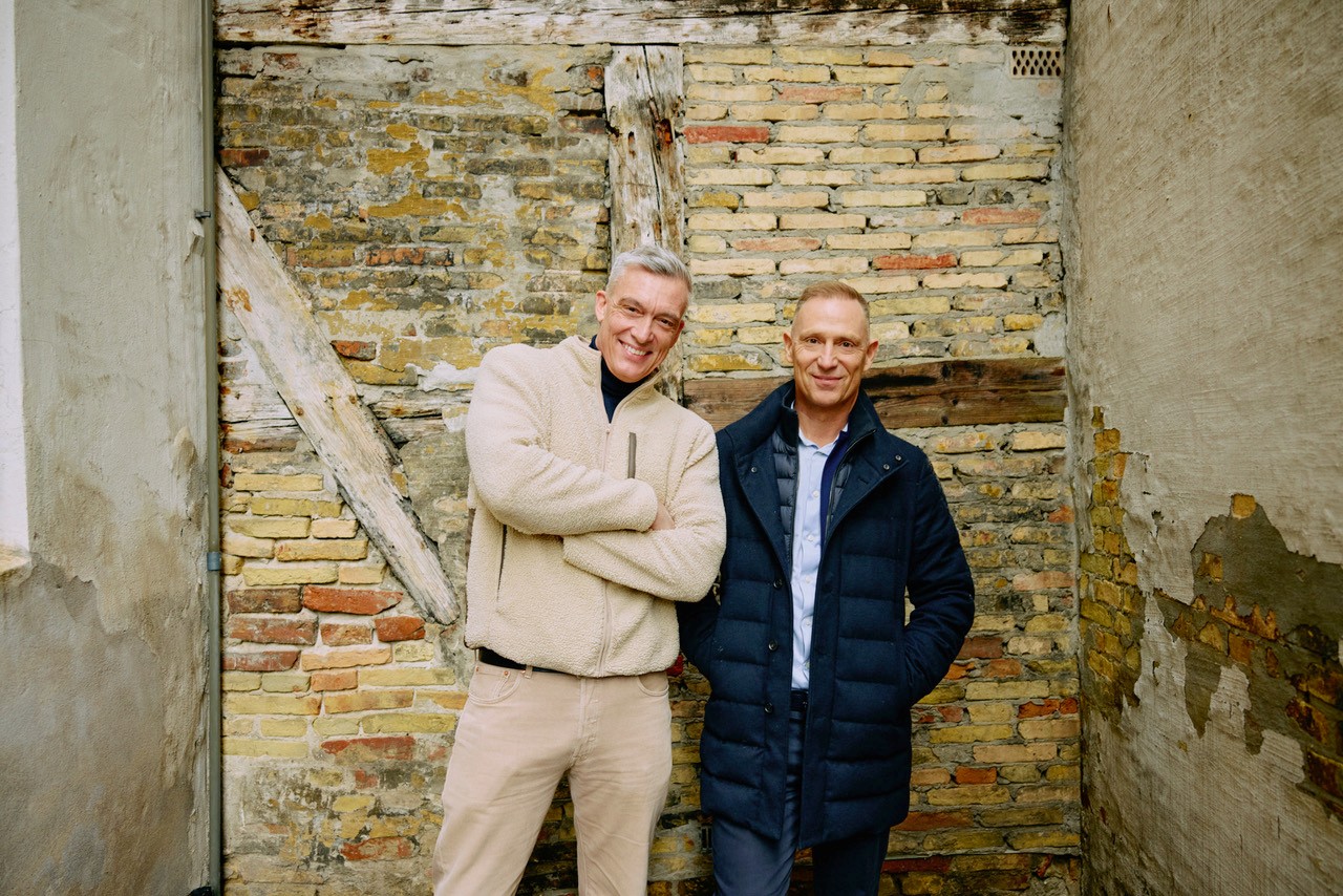 Flere bureaufolk bag nyt AI-værktøj: Kunderejsen ligger nu i samtalen